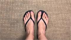 SneezeGoddess – Cum on the Tops of my Feet