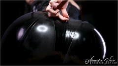 Goddess Alexandra Snow – Latex Catsuit Rub-Down