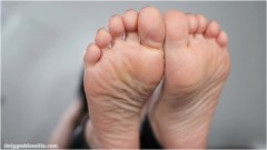 Goddess Lila – Stay Home and Pay Feet