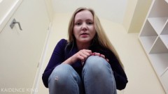 Kaidence King – Stilletto Boot Stomping