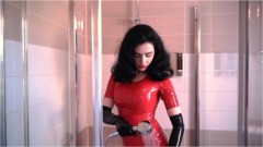 Miss Ellie Mouse – My Adorable Latex in the Shower