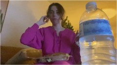MissIvyDoll – Mommy Eats Dinner
