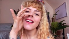 Molly Darling – Piggy Nose Fetish