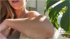 Nicolette Bloom – Jerk off to my arm hairs