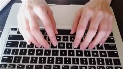 Nina Crowne – Hand Fetish Typing