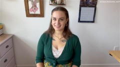 Nina Crowne – Mental Health Professional Mesmerizes You