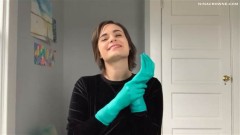 Nina Crowne – Surgical Gloves Handjob & JOI