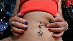 Petite Mercy – USA Star Belly Ring Fingering