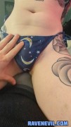 Raven Evil – Dry Humping humiliation