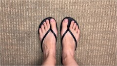 SneezeGoddess – Cum on the Tops of my Feet