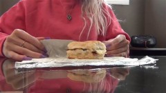 Southern Giantess – Breakfast Sandwich Starts A Good Morning