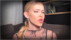 THEcherrygirl – Under her heel