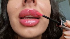 Tattooed Temptress – Jerk To Mommies Lips