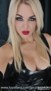 Young Goddess Kim – Suck it, bitch
