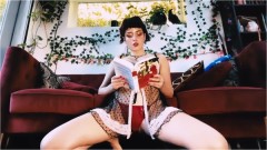 EnchantrixV – Evil girlfriend teases and reads to you