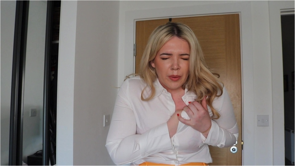 Anna Scot – Heart attack and CPR