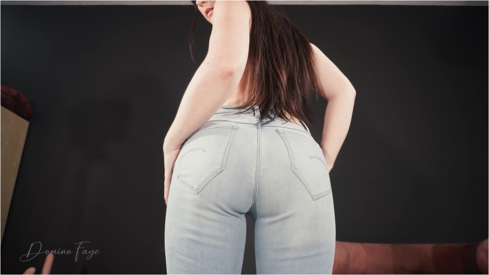Domino Faye – ASMR getting into my tight jeans