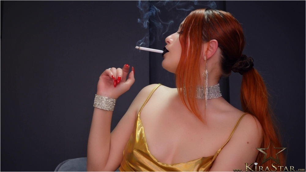 Kira Star – 4K Ultra Long Cigarette