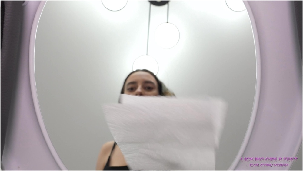 Licking Girls Feet – Toilet Humiliation – We see your face loser! Are you comfortable (4K)