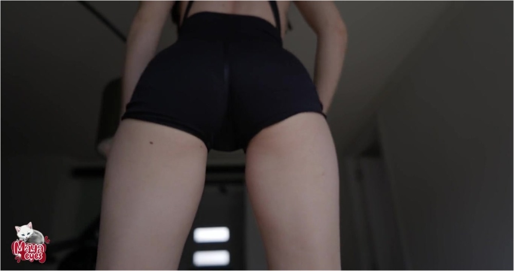 Mayaeyes – Squats With Maya