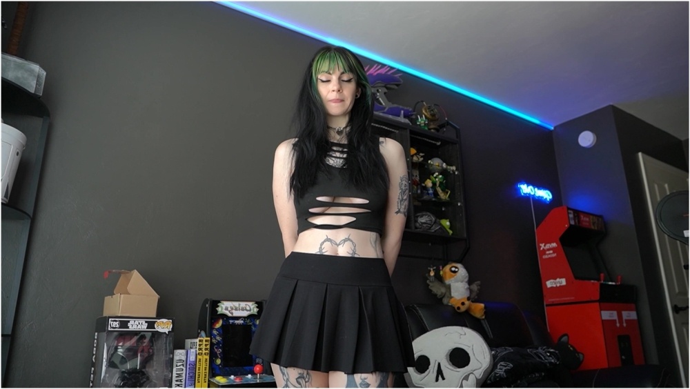 Prettyinpunk92 – I Don’t Need To Be Nude To Make You Cum