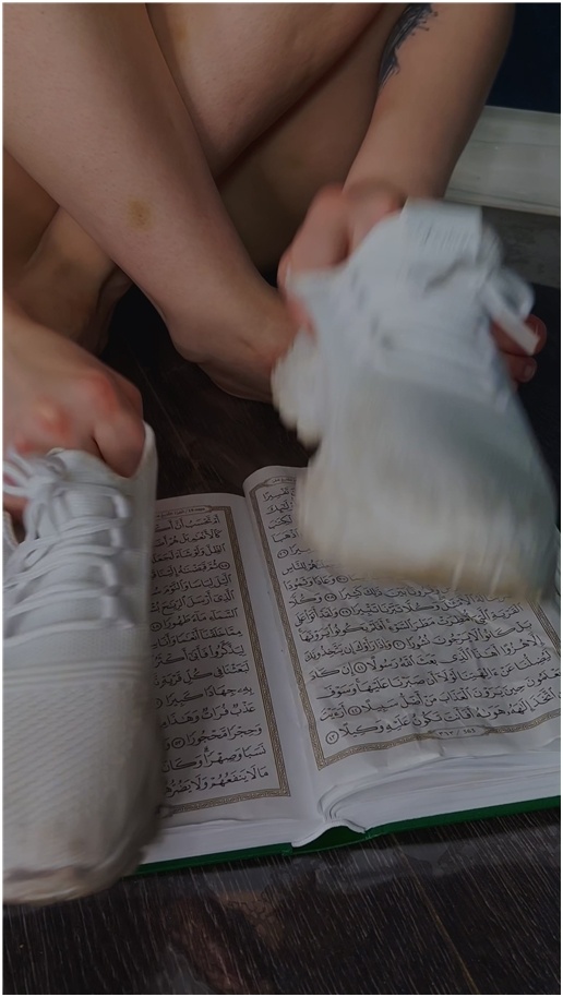 JessicaBush – Stomping Quran in Old Sneakers