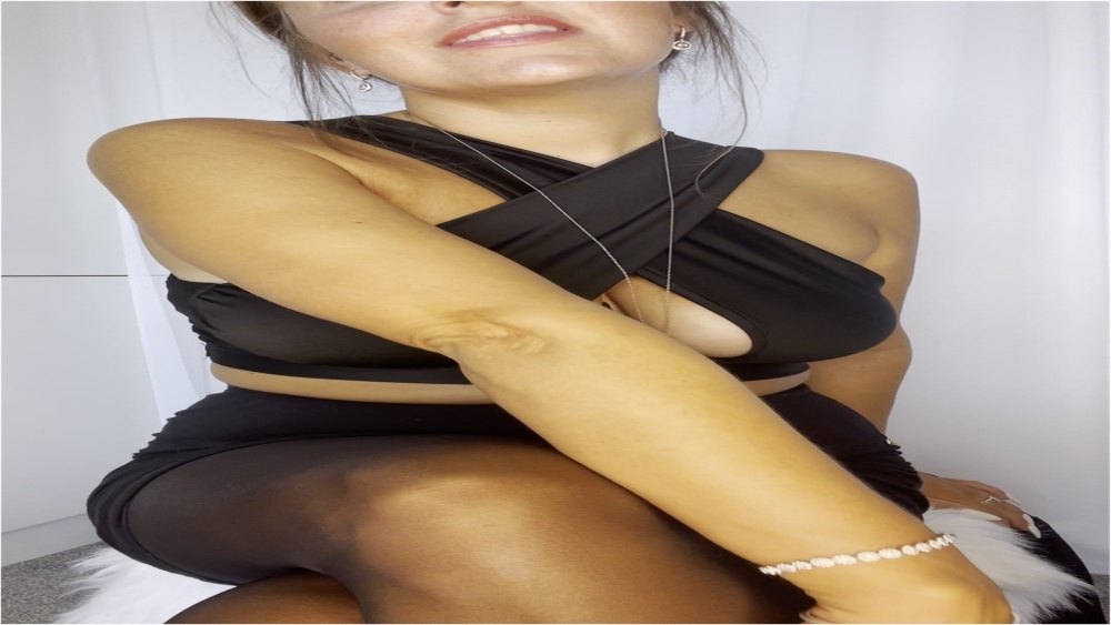 MissesDiscreets – I’ll hold the key to your cock