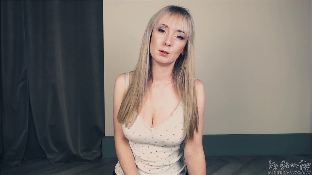Mz Sienna Foxx – Fetish Goddess – No plans no friends no life