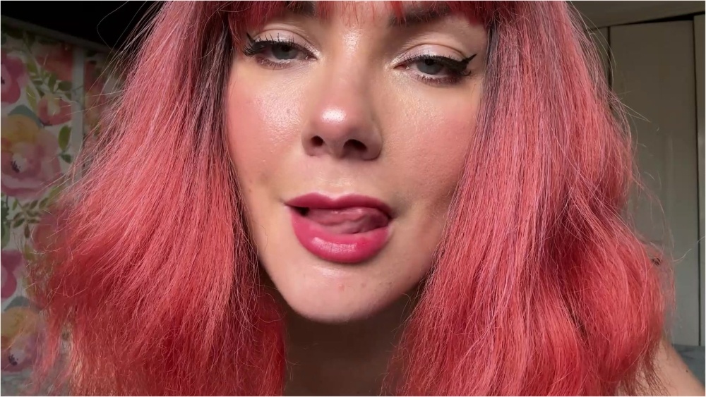 YourHikerBabe – Tricked Into Eating Male Chocolate