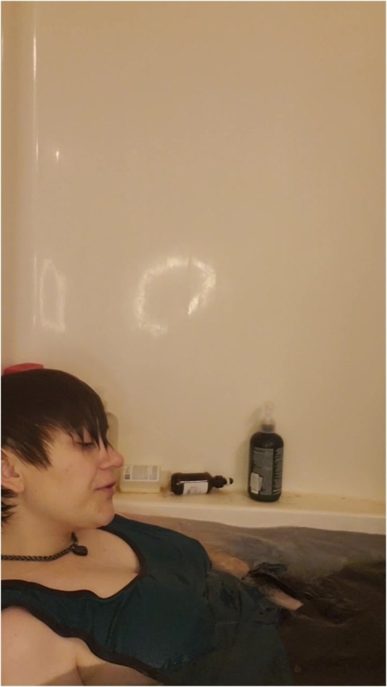 CurvyElvishGirl – A Different Kind Of Wet