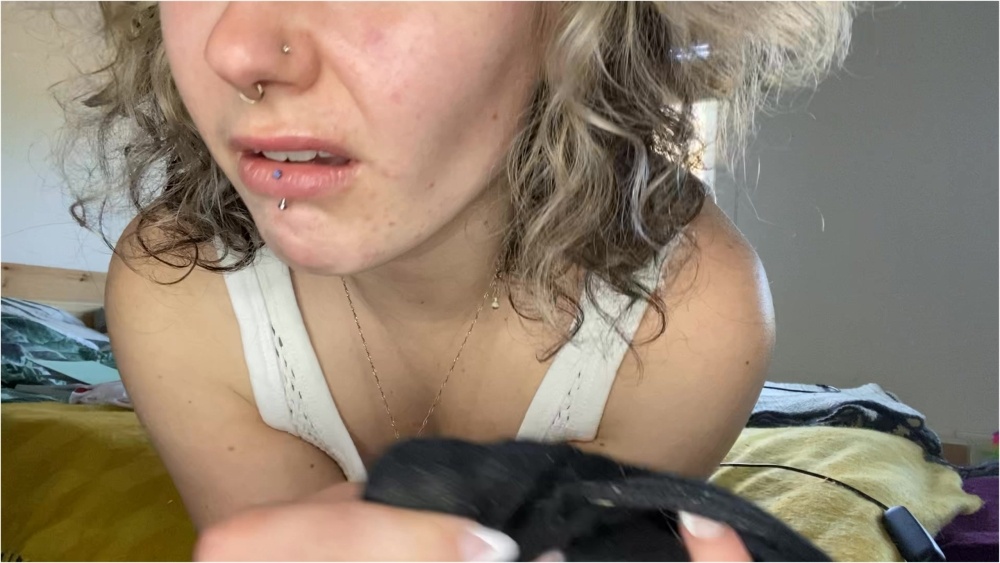 Delilah Jynx – Dirty sock sniffing
