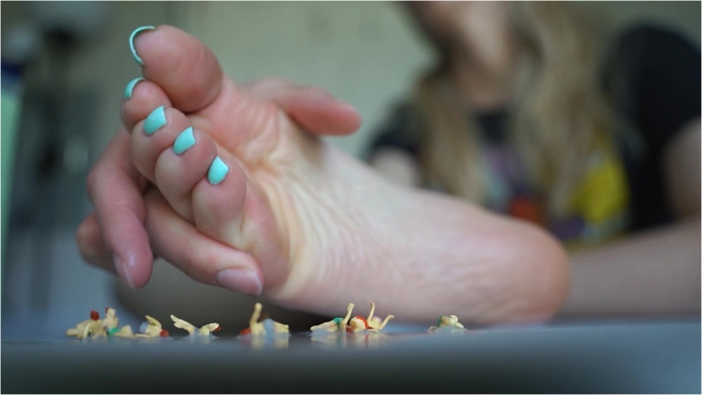 Imilia Audley – Giantess Compilation Feet God