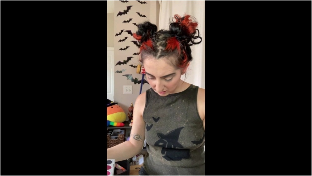 LittleBunnyB – How to do Spooky Make Up