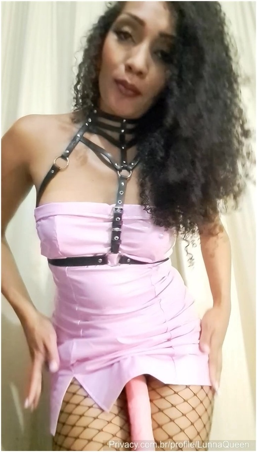 Lunna Queen – Let’s Go To The Movies To See Barbie In Pink!