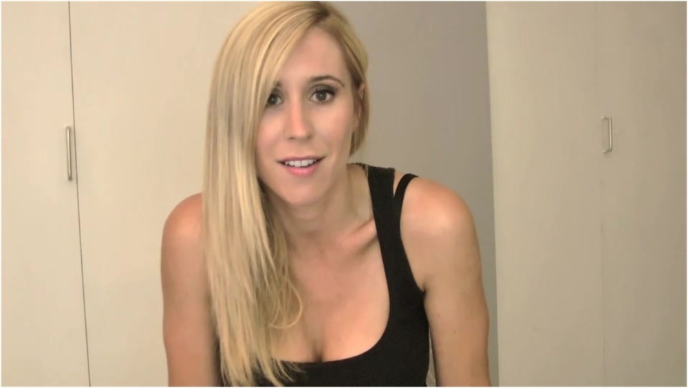 Princess Lyne – Tiny Little Pee Pee