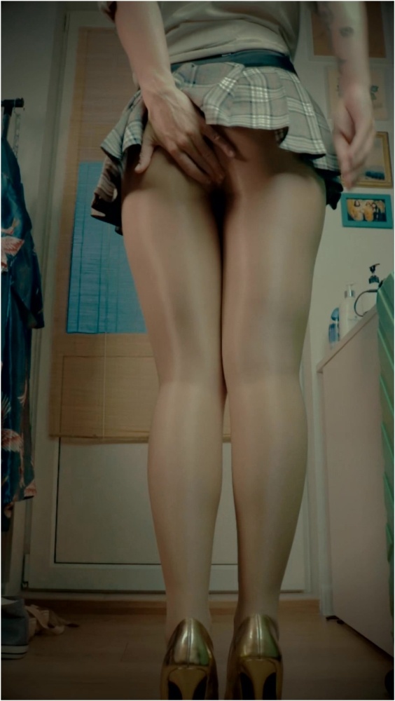 FeetFunDoll – Four glossy pantyhose