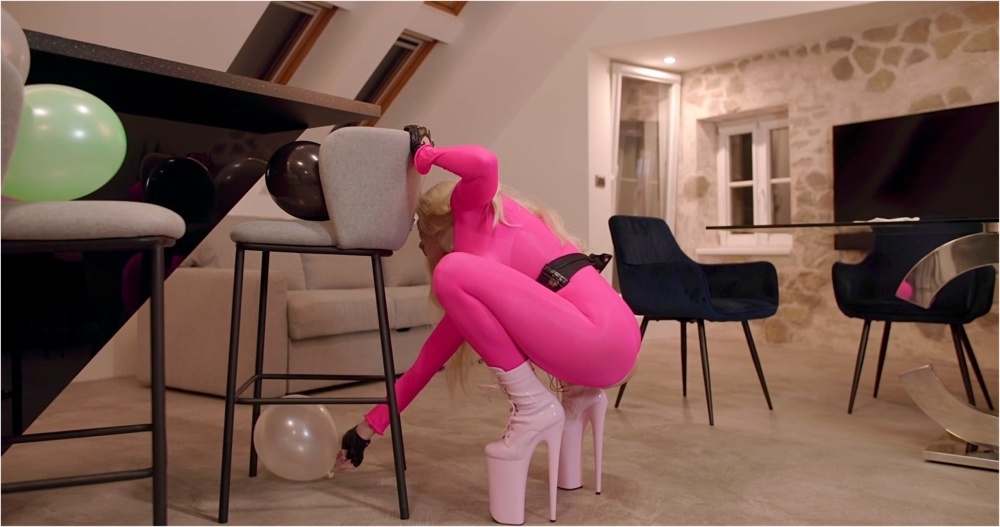 God Slavena – Looner Girl Asmr Jumping Naked In Shiny Spandex On Balloons Satisfying Cracks Pops