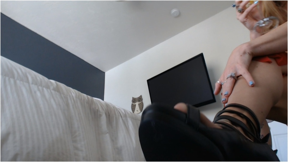 PetiteBlondeMILF – Mugged by Missy