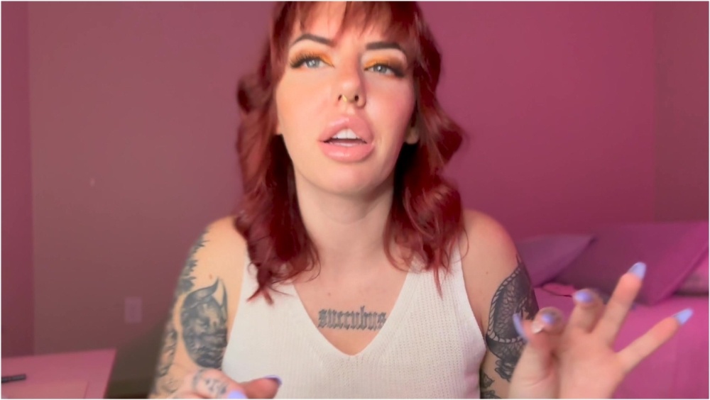 Scarlett Cummings – Desk Rodent Giantess Scarlett Swallows Tiny Man